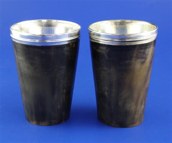 A pair of George III silver mounted horn beakers, 4.75in.